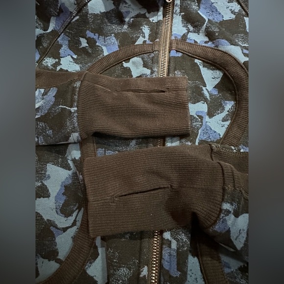 Lululemon: Women’s Full Zip Scuba Hoodie- Size 6 - Picture 10 of 12